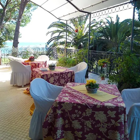 La Casa Di Anny Di Charme 4* Diano Marina